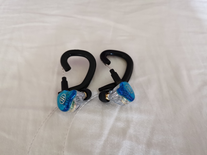 BGVP DS1 Pro入耳式耳機：二鐵一圈可換線，三頻均衡各自精彩