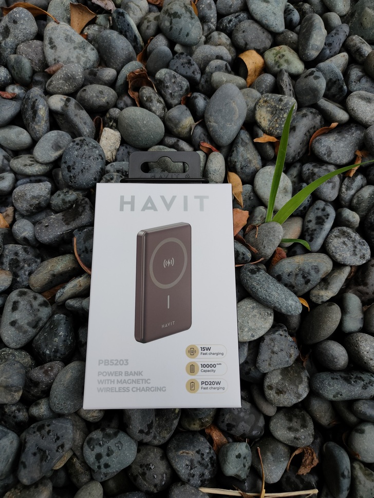 【HAVIT】10000mAh Magsafe磁吸快充無線行動電源：一吸即充，輕巧無阻